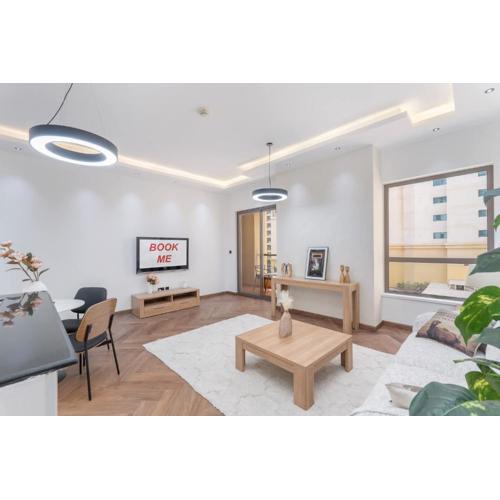 StayShort - Modern JBR Apartment Sleeps 4 with Pool & Balcony