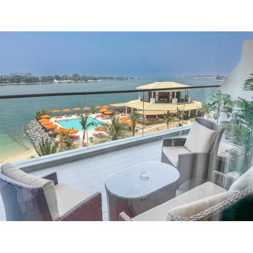 StayShort - Peaceful and Airy 1-bedroom Apartment with the Palm beach view