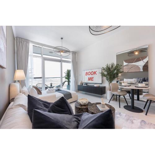 StayShort - Spacious Studio in Carson C - Damac Hills!