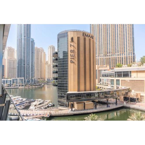 StayShort - Spacious Unit in Marina Sleeps 6 with Canal Veiws