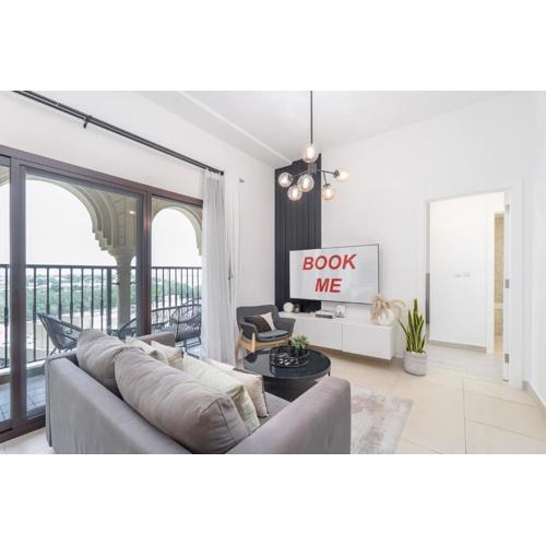StayShort - Stylish 1-Bedroom Retreat with Pool in Vibrant Jumeirah Golf Estates