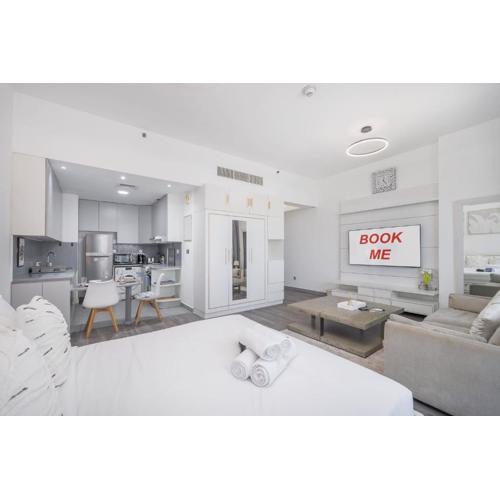 StayShort - Stylish Studio Apartment in Tecom's Prime Location