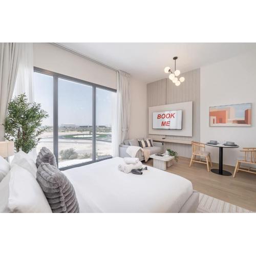 StayShort - Town Square Spacious Studio sleeps 2!