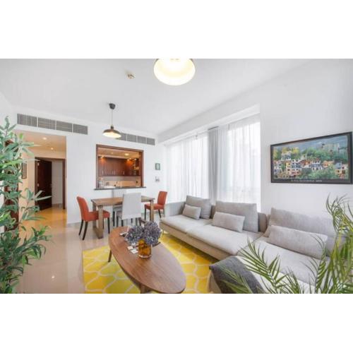 StayShort - Upscale 2BR with Breathtaking Burj Views