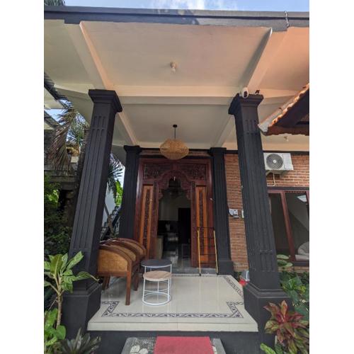 Stellar Cottage Lovina- a villa in Murni's house