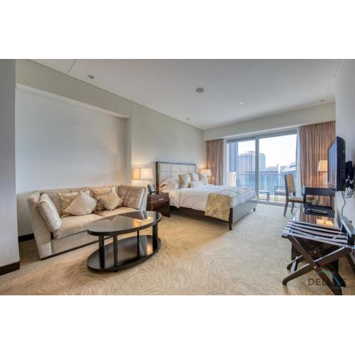 Steps Away From Marina Mall with Iconic Marina Canal Views, The Address Residences, Dubai Marina by Deluxe Holiday Homes