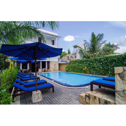 St.Lachlan Hotel & Suites