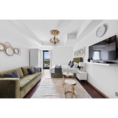 StoneTree - Elegant Studio in Goldcrest View