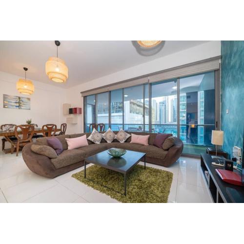 StoneTree - Spacious 2BR in Great Location