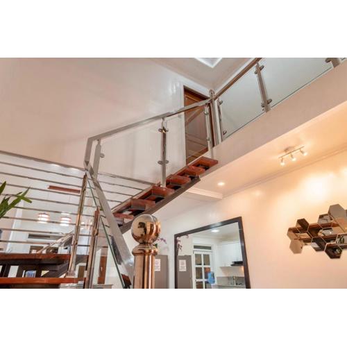 Strata Homestay- Luxurious 2- Storey Townhouse