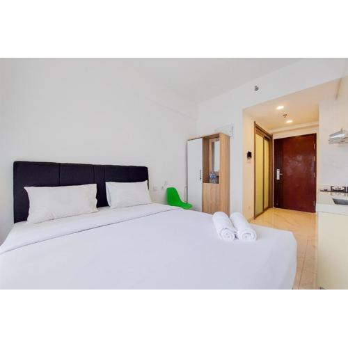 Strategic and Elegant Studio Apartment at Sky House BSD By Travelio