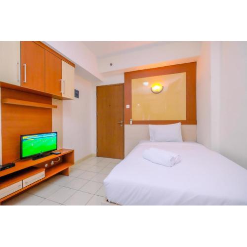 Strategic and Modern Look Studio at Margonda Residence 2 Apartment By Travelio