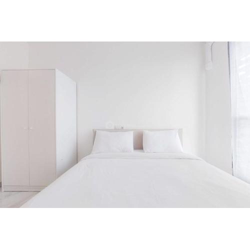 Strategic and Nice Studio at Sky House Alam Sutera Apartment By Travelio