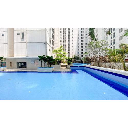 Strategic and Warm Studio at Bassura City Apartment By Travelio