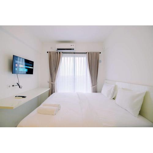 Strategic Studio Apartment Sky House BSD near AEON Mall By Travelio