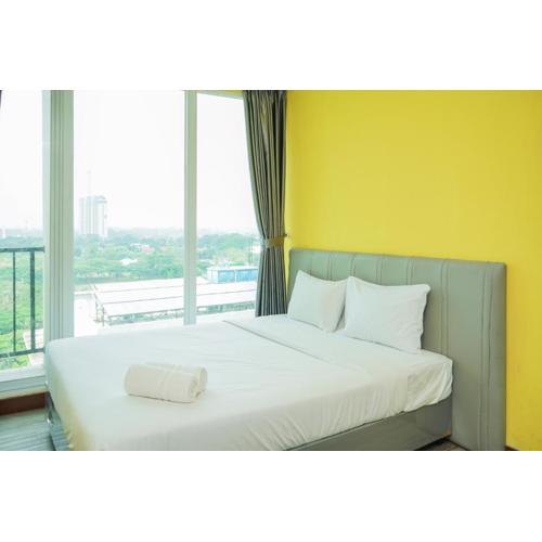 Studio Apartment at Tree Park Apartment By Travelio