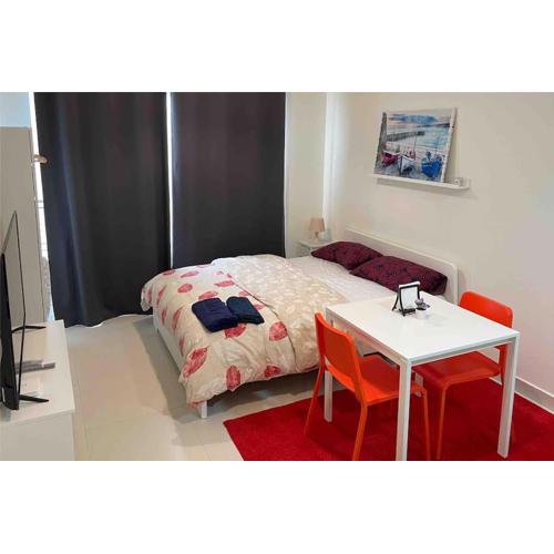 Studio Apartment, close to beach and sunset views