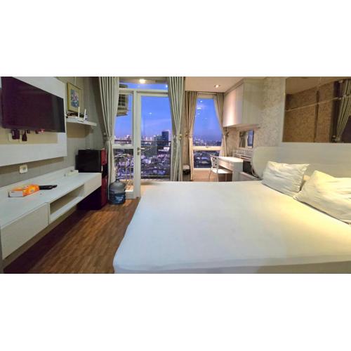 Studio Apartment JiExpo Kemayoran View -Min Stay 3 nights-