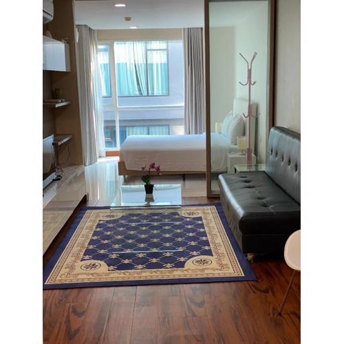 Studio Bedroom with Kitchen