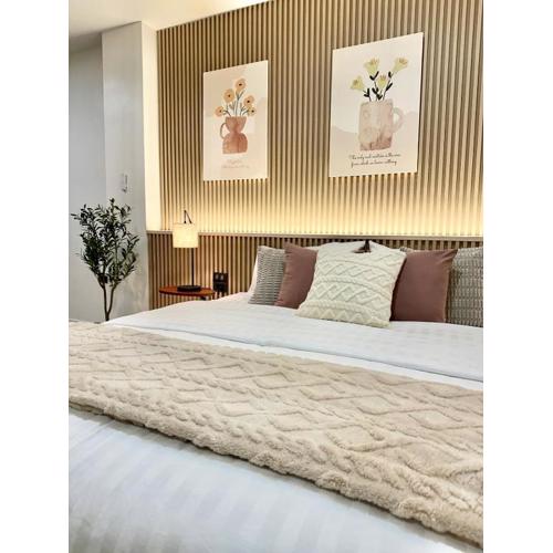 Studio Botanica I 2 mins to SRT