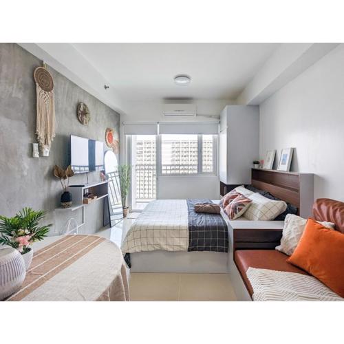 Studio Condo Manila by the Bay Roxas Blvd near US Embassy