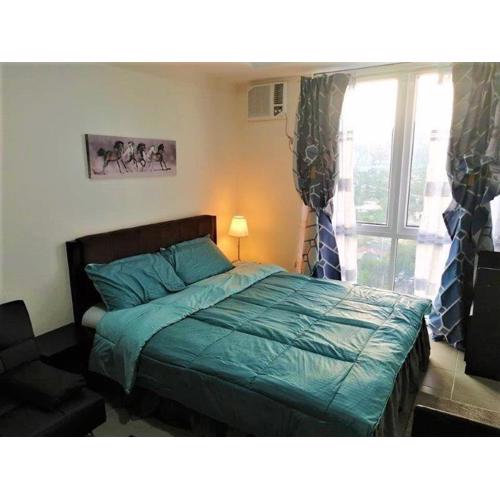 Studio Condominium - Short and Long Term Staycation