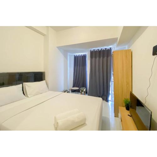 Studio Furnished with Comfort Design at Tokyo Riverside PIK 2 Apartment By Travelio