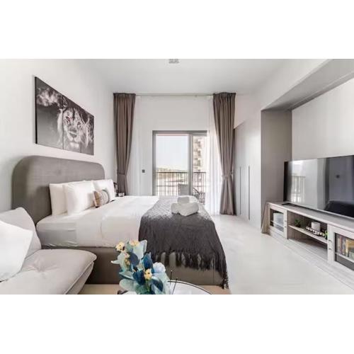 Studio I MAG 980 I Just Opened