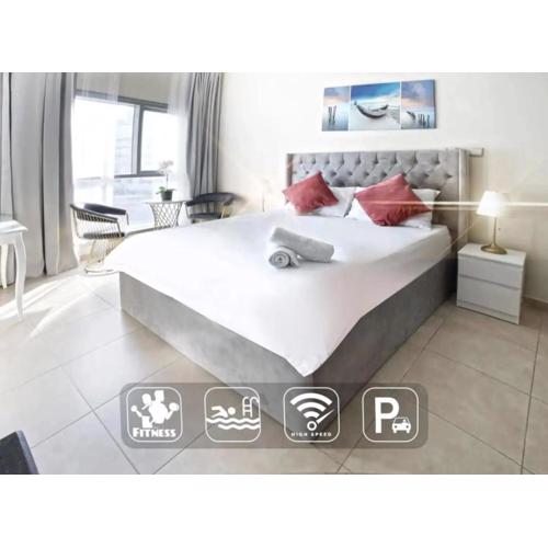 Studio in Dubai Marina by beach & Metro - Z313