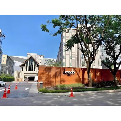 Studio Near Central Festival Includes Street Parking