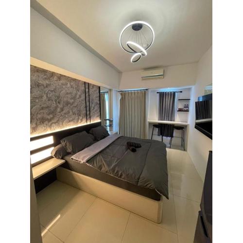 Studio Orchard Apartment Pakuwon Mall by ASH with wifi, Netflix, water heater