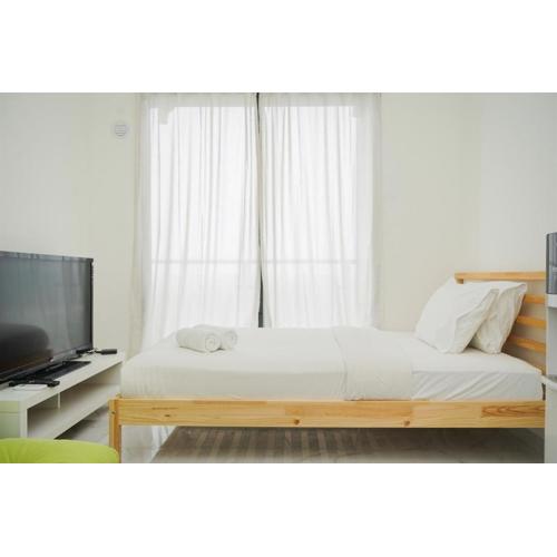 Studio Room with Comfortable Design at Sky House BSD Apartment By Travelio