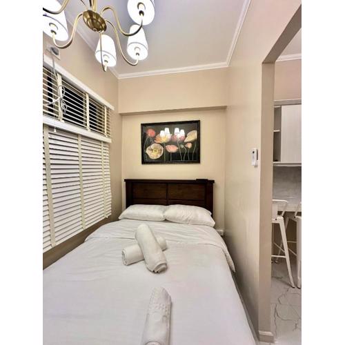 Studio Two Condominium, Alabang AMBER -Fiber WI-FI Netflix ready