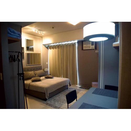 Studio-Type Staycation in Manhattan Heights, Cubao