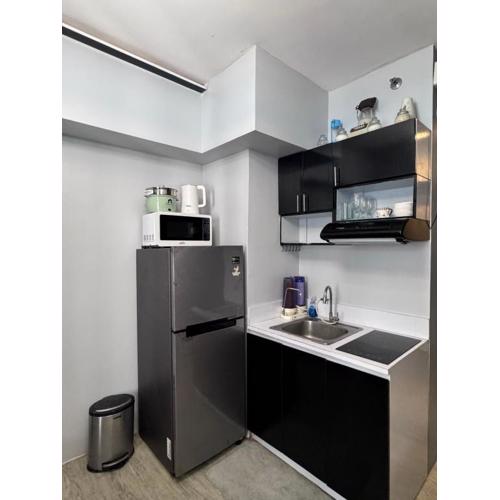 Studio Unit Amaia Skies Shaw