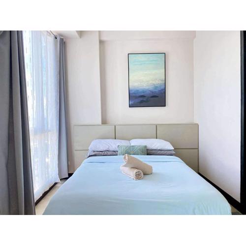 Studio with balcony in 8 Newtown Blvd