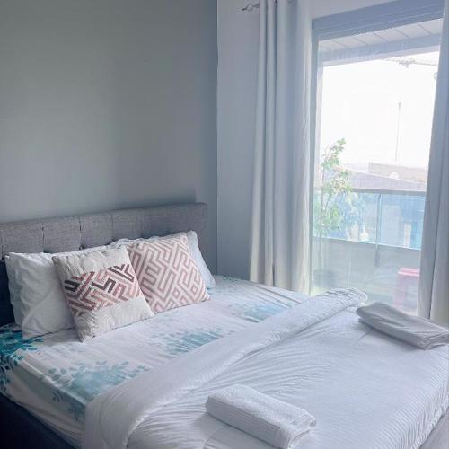 Studio with Marina Breeze