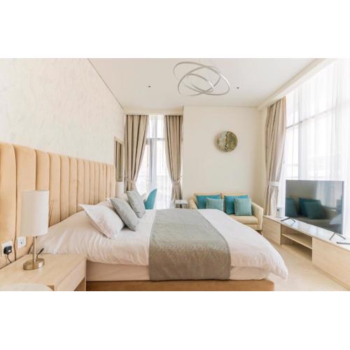 Studio with private beach access at Palm Jumeirah