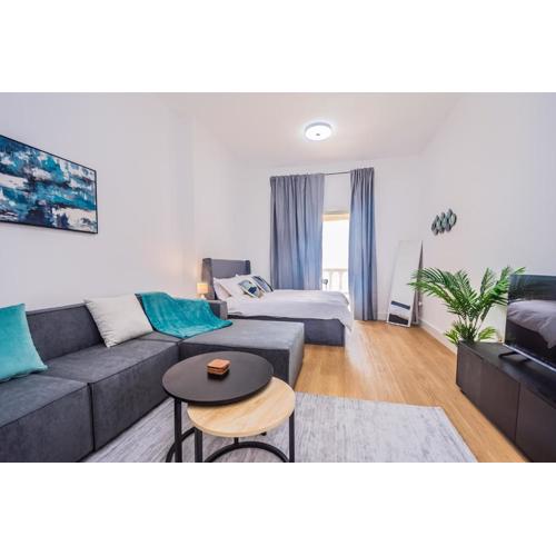 Studio with Stunning Sea Views