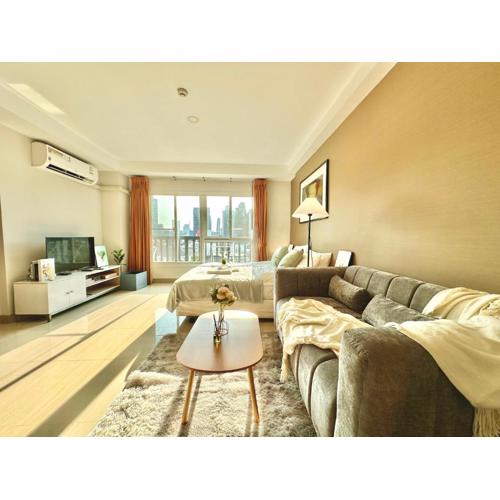 Studio with view near Ekkamai