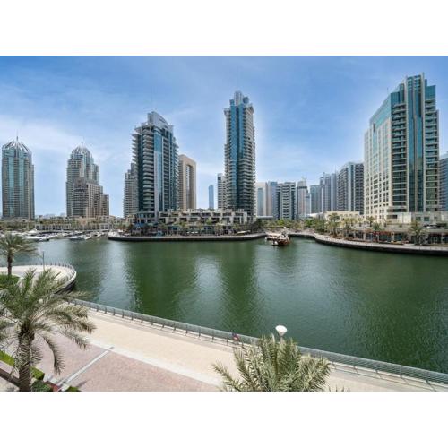 Stunning 1 Bed With Infinity Pool - Dubai Marina