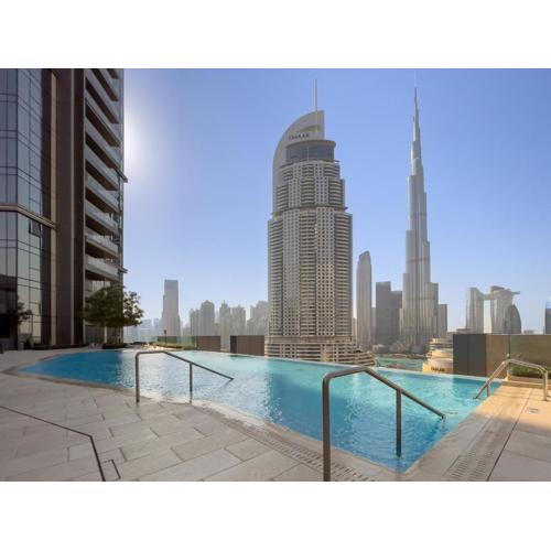 Stunning 1 Bedroom at Boulevard Point with Infinity Pool connected to Dubai Mall by Luxury Space