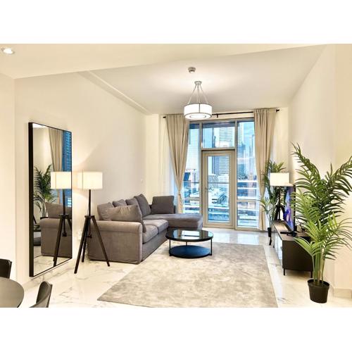 Stunning 1Bedroom with balcony in Al Habtoor city