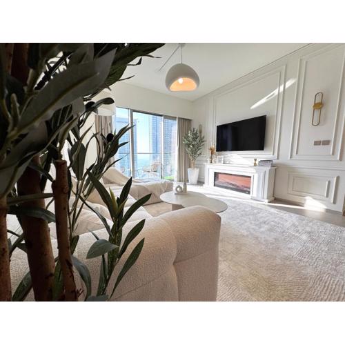 Stunning 1BR Burj View from Infinity Pool