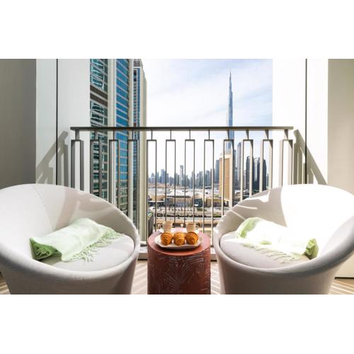 Stunning 2 Bedroom Apartment with Burj Views by Zen Stays - Walking Distance to Dubai Mall