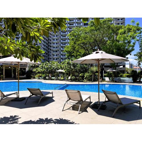 Stunning 2BR apt, 65 sq m Netflix at Rosewood Pointe Residences near BGC