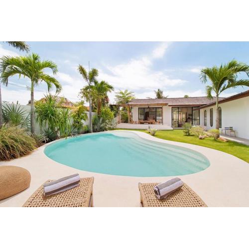 Stunning 3 Bed Villa, Close To Cafes And Beach