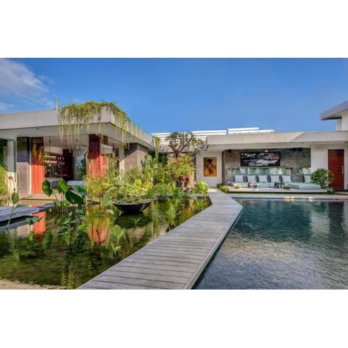 Stunning 4 Bed, Butler Service, Security, Central