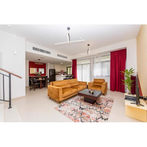 Stunning 4 bedroom townhouse in Townsquare