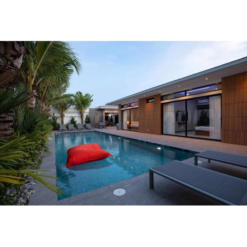 Stunning 4 bedrooms pool villa at Rawai kokmakham 2